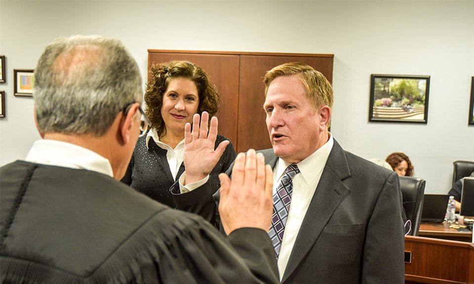 Delta College trustees are sworn in