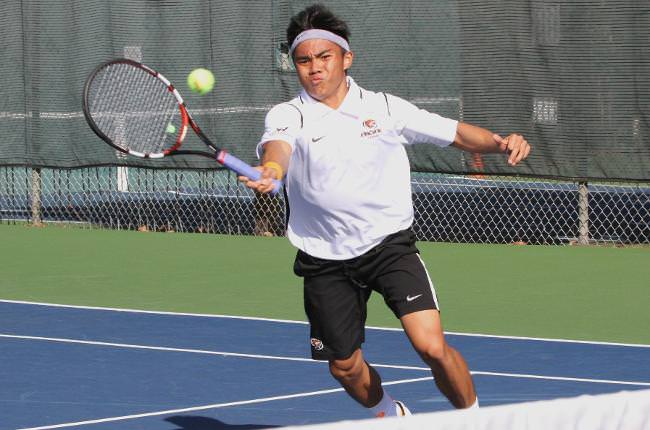 Pacific Tennis Hosts Three Matches Saturday