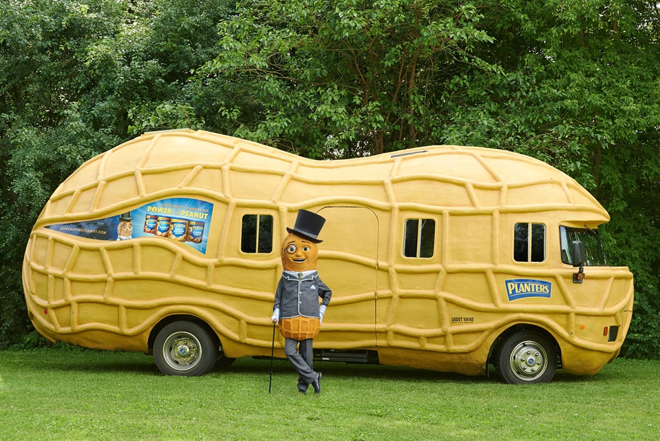 Mr. Peanut Attends Stockton Holiday Movie Skating Spectacular!